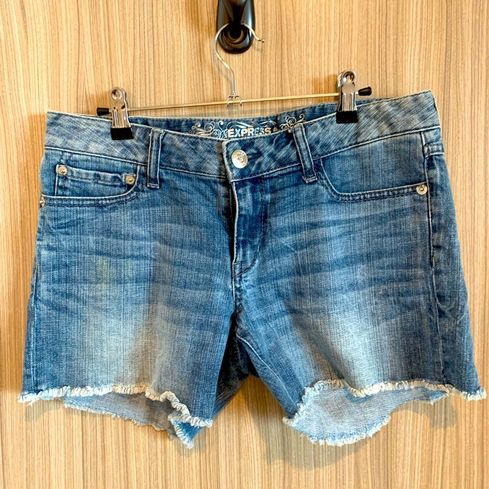 Express, light jean shorts
